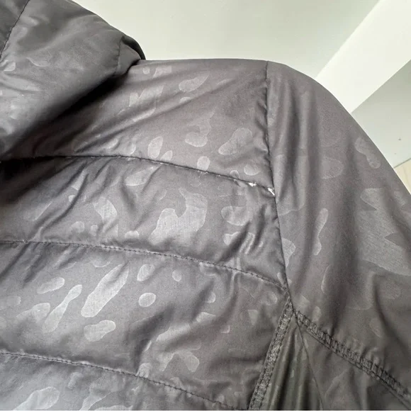 Lululemon Spring Fling Puffy Windbreaker Jacket Animal Swirl Black Size 4 - Picture 13 of 16